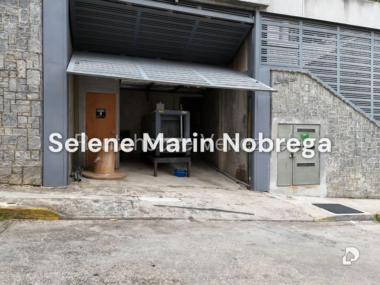 Local comercial en Los Chaguaramos, Caracas – 28