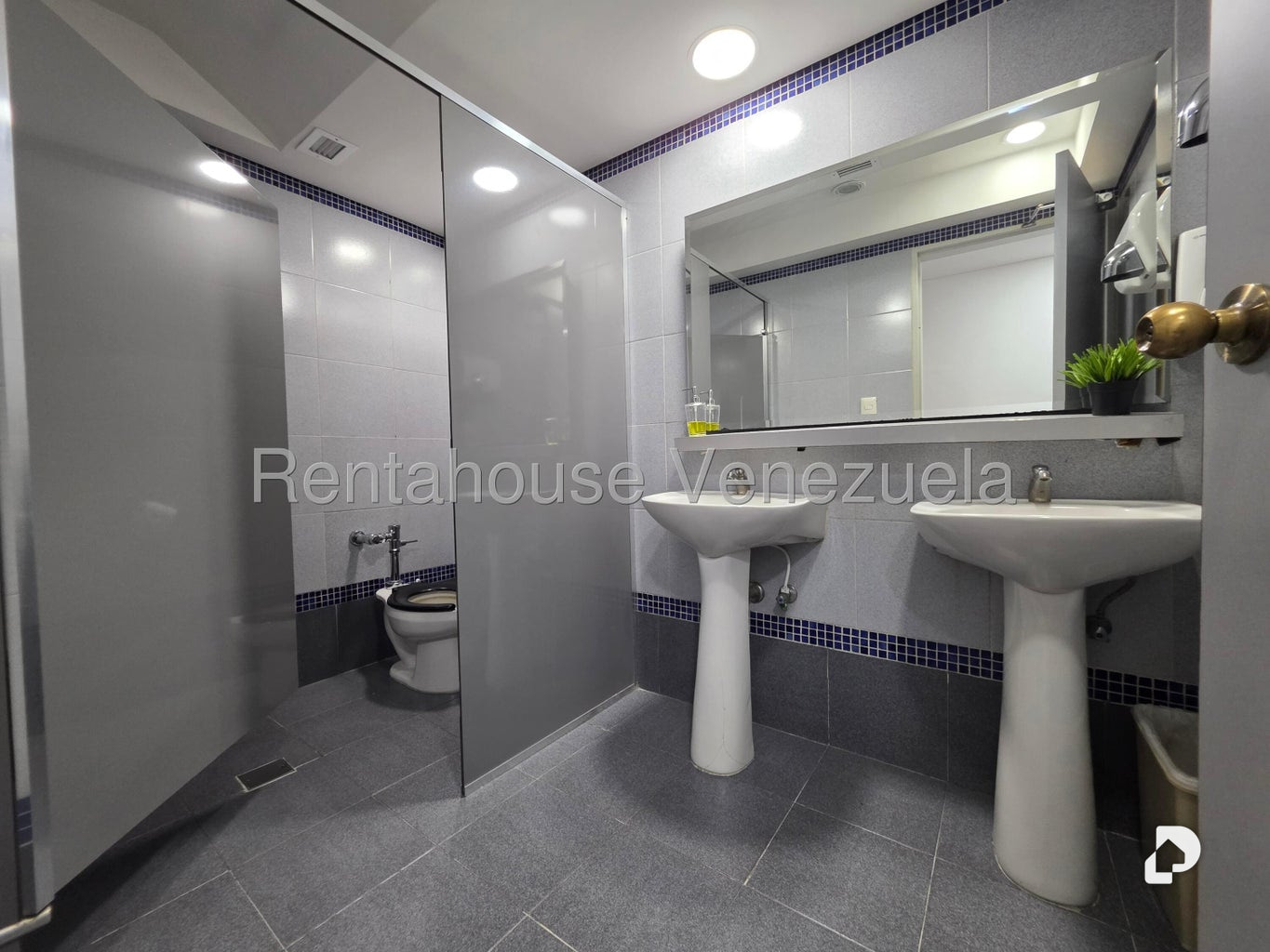 Oficina en El Rosal, Caracas – 25