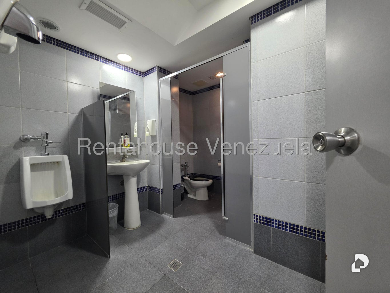 Oficina en El Rosal, Caracas – 26