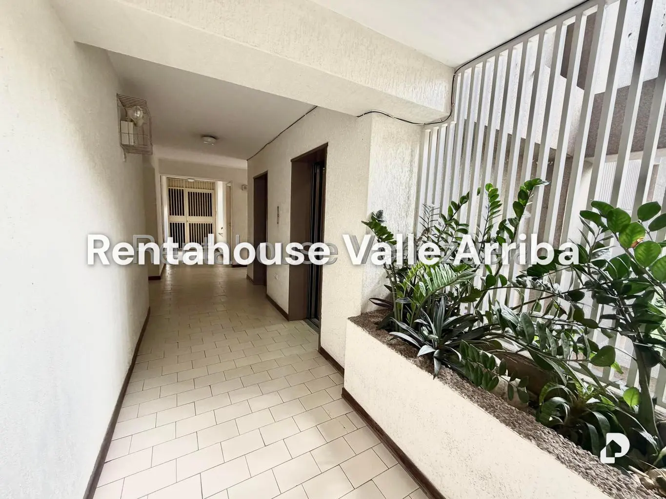 Apartamento en Las Mesetas de Santa Rosa de Lima, Caracas – 19