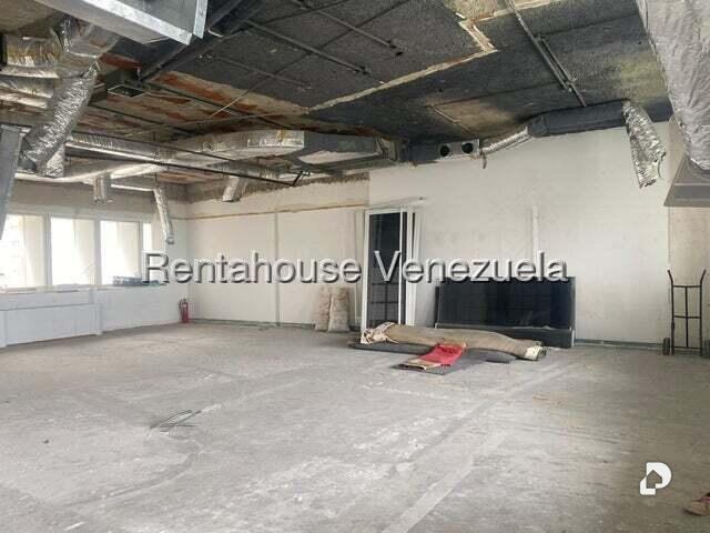 Oficina en Los Palos Grandes, Caracas – 8
