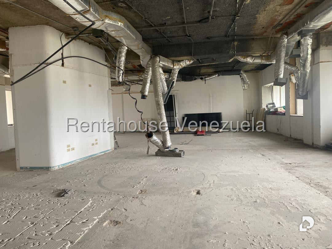 Oficina en Los Palos Grandes, Caracas – 6