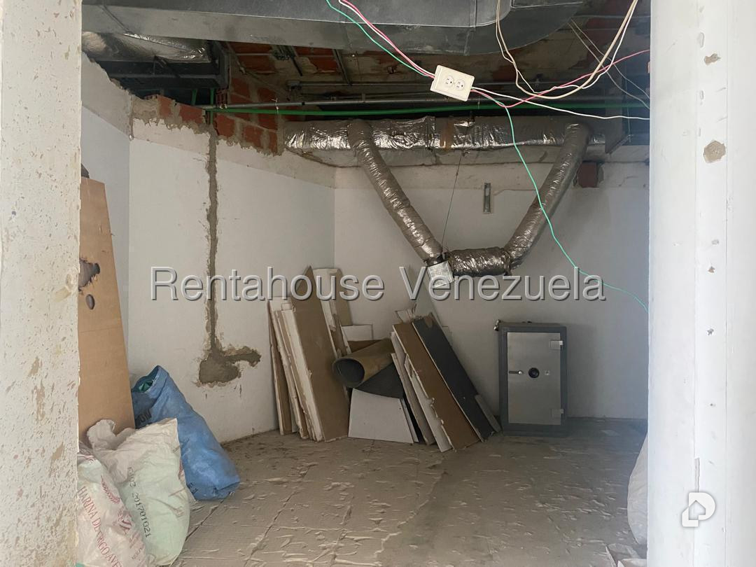 Oficina en Los Palos Grandes, Caracas – 7