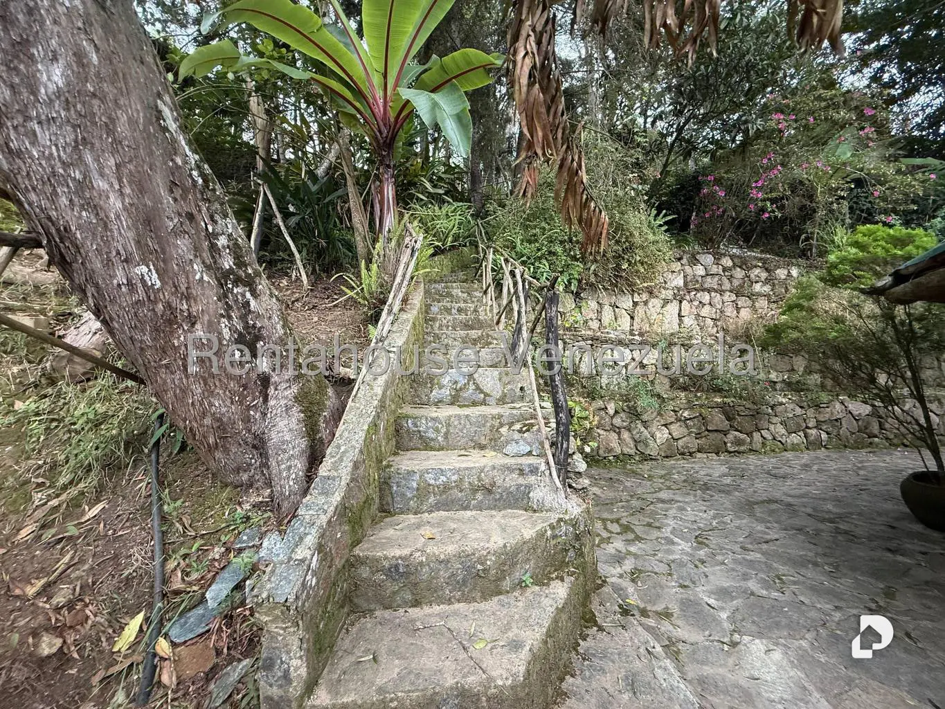 Land in Gengibrillar, Carayaca – 2