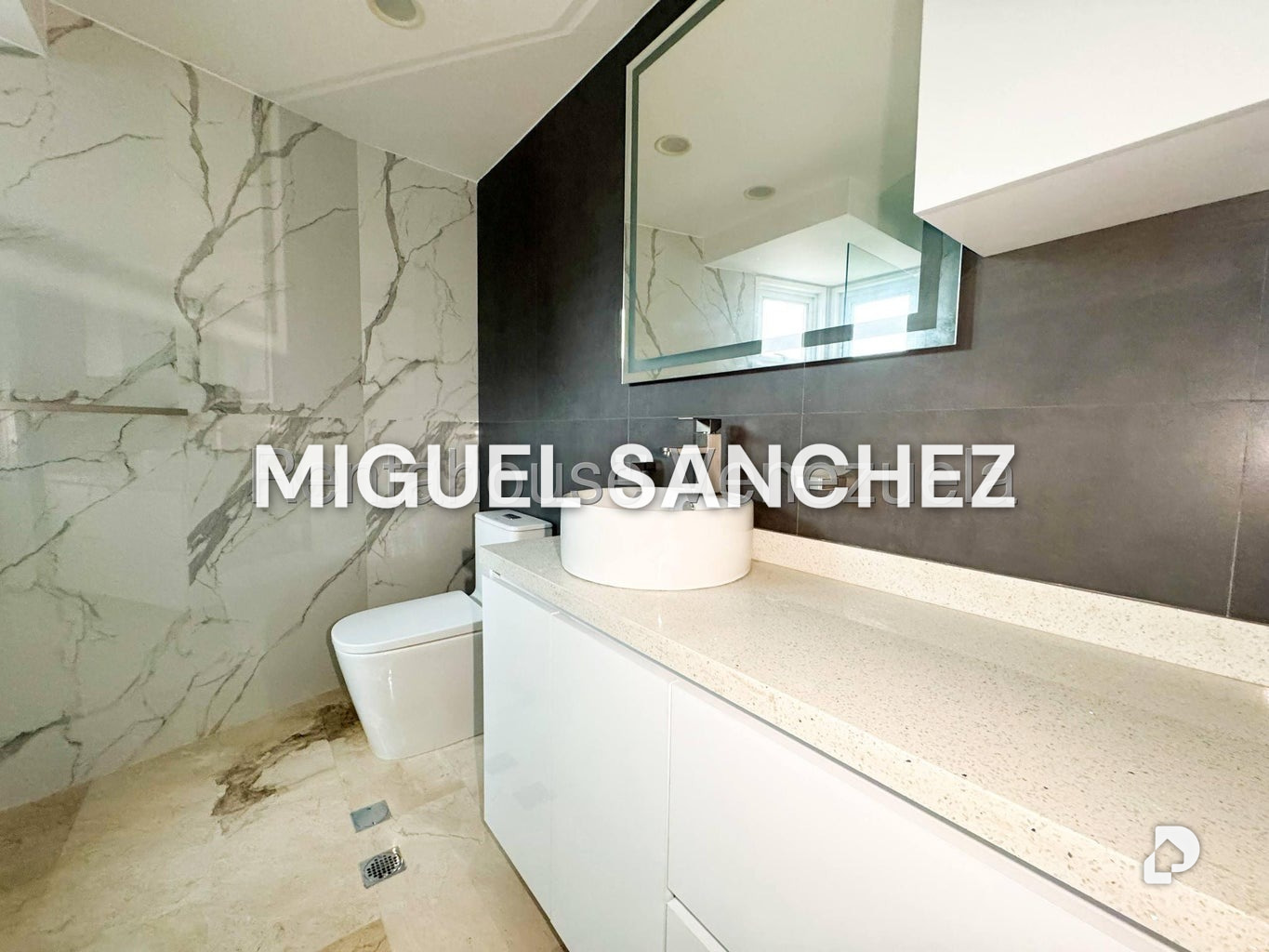Apartamento en El Rosal, Caracas – 18