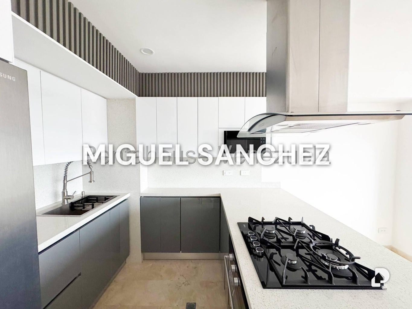 Apartamento en El Rosal, Caracas – 12