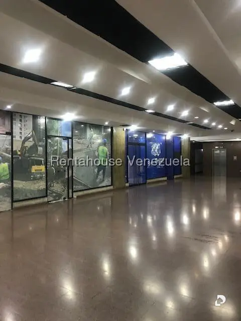Oficina en Los Cortijos de Lourdes, Caracas