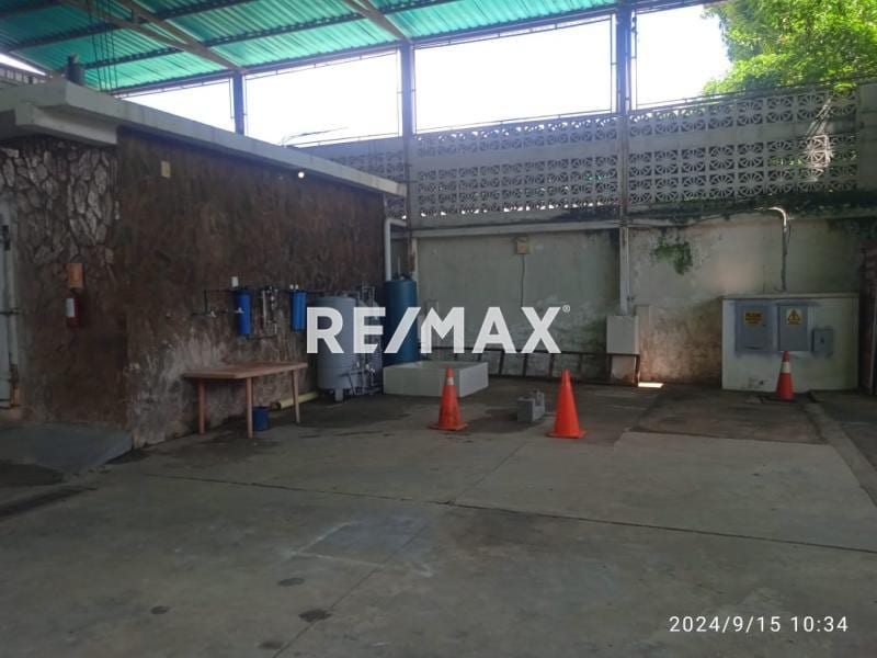 Warehouse in El Amparo, Maracaibo - 1