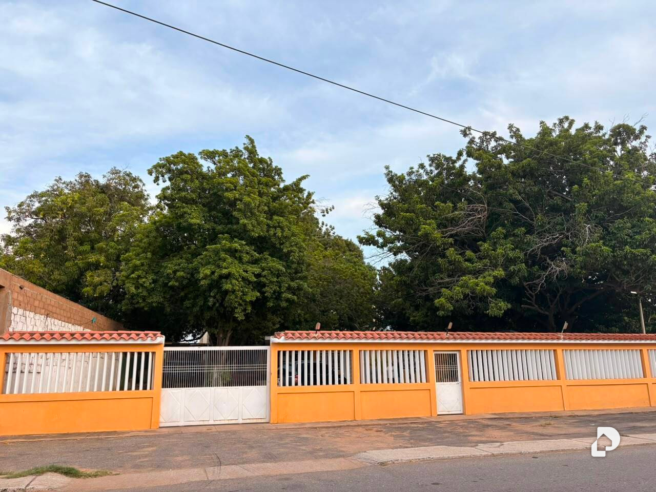 Local comercial en Altos de la Vanega, Maracaibo