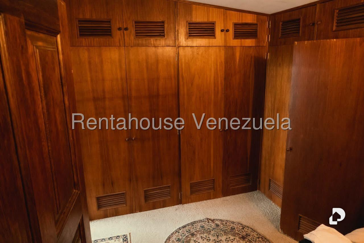 Casa en Loma Larga, Caracas – 27