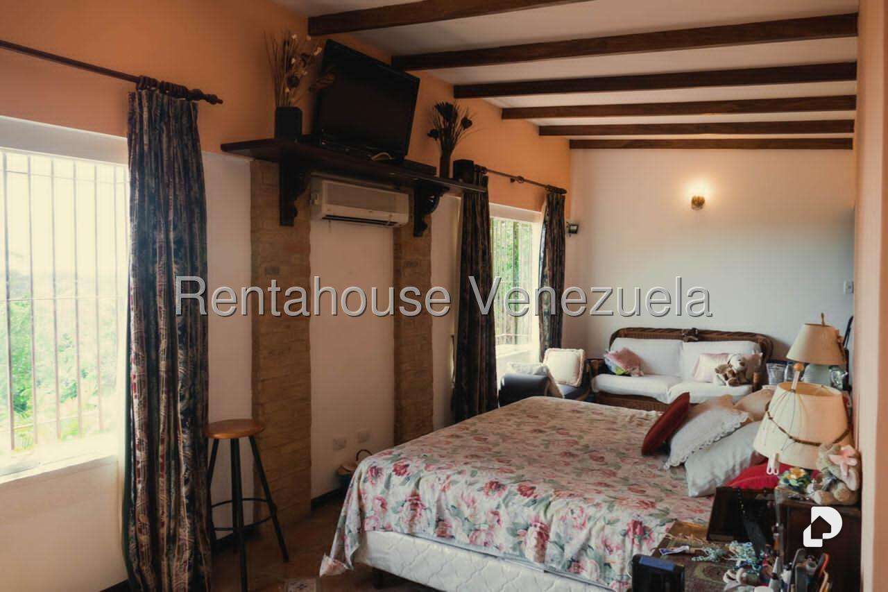 Casa en Loma Larga, Caracas – 26