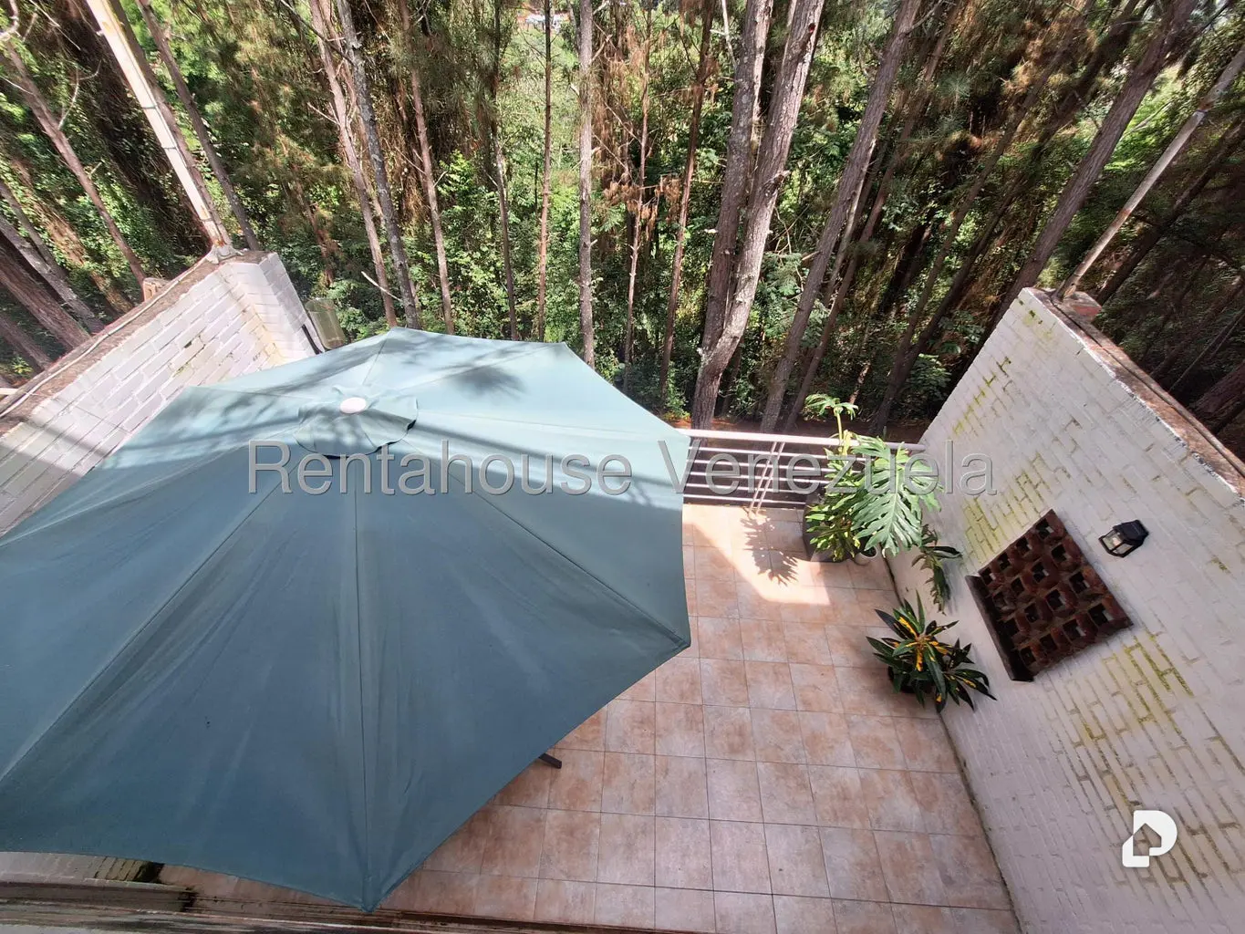 Casa en Villa Nueva Hatillo, Caracas – 28