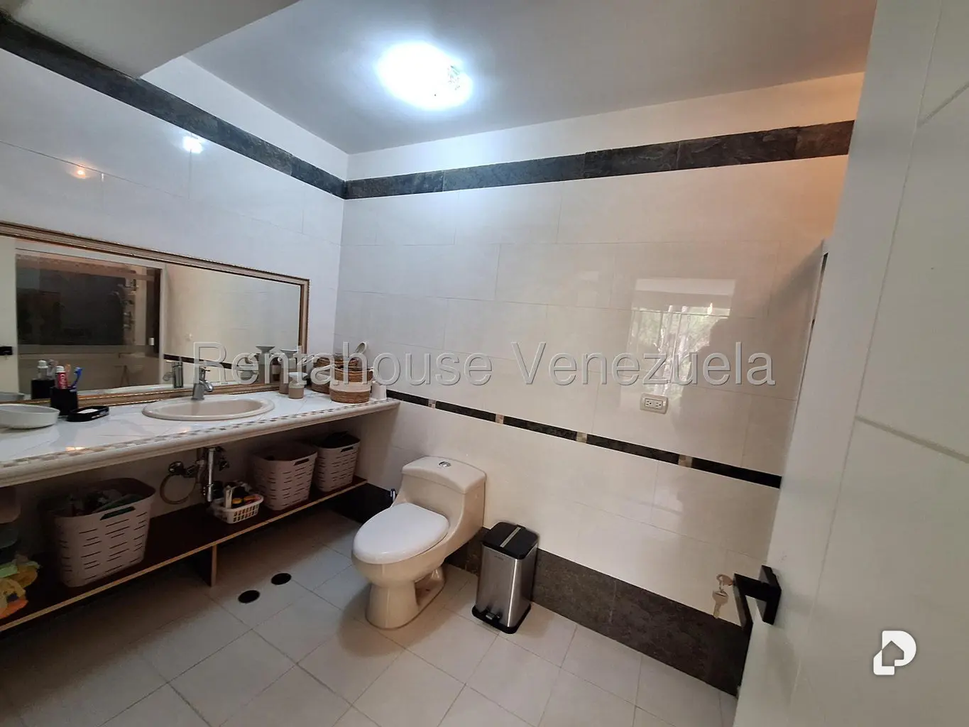 Casa en Villa Nueva Hatillo, Caracas – 29