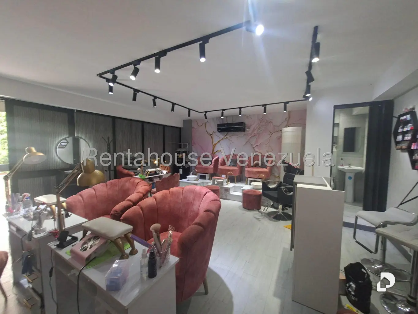 Local comercial en Santa Mónica, Caracas – 3