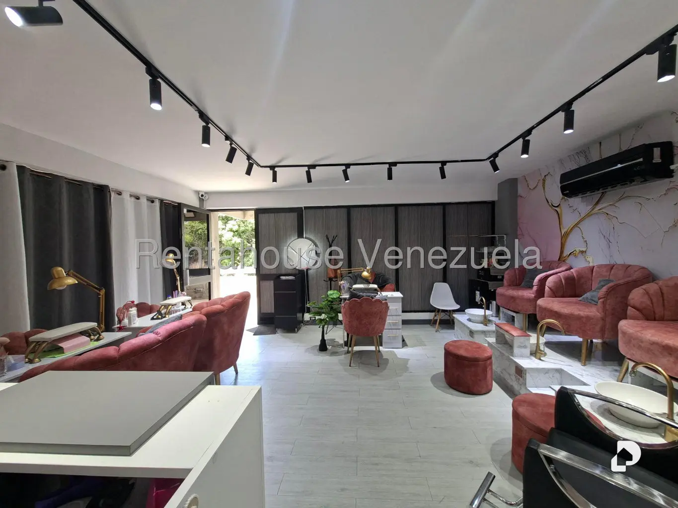 Local comercial en Santa Mónica, Caracas – 1