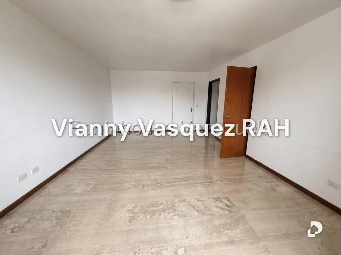 Apartamento en El Rosal, Caracas – 4