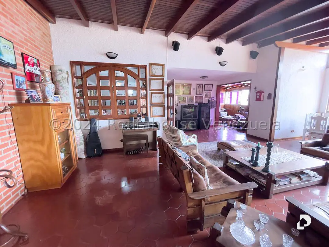 Casa en Alto Prado, Caracas – 13