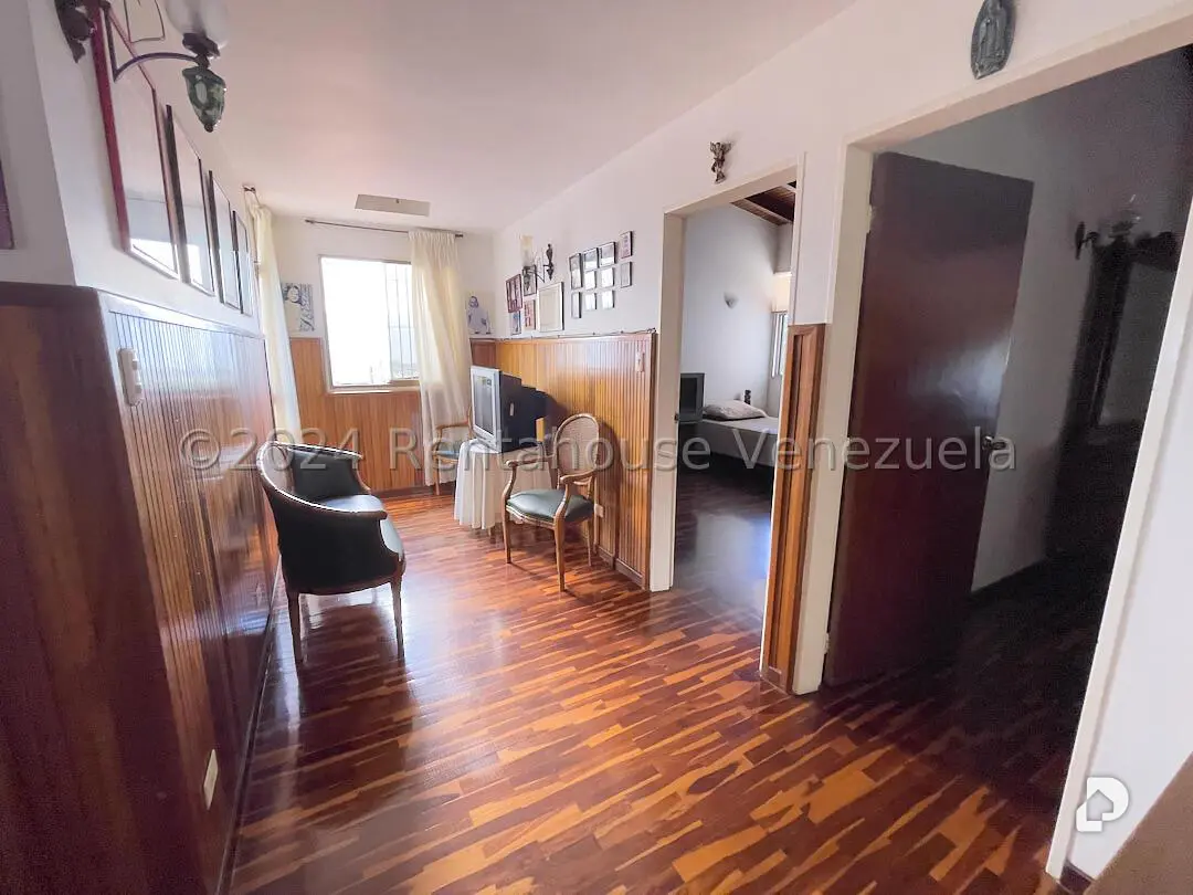 Casa en Alto Prado, Caracas – 20