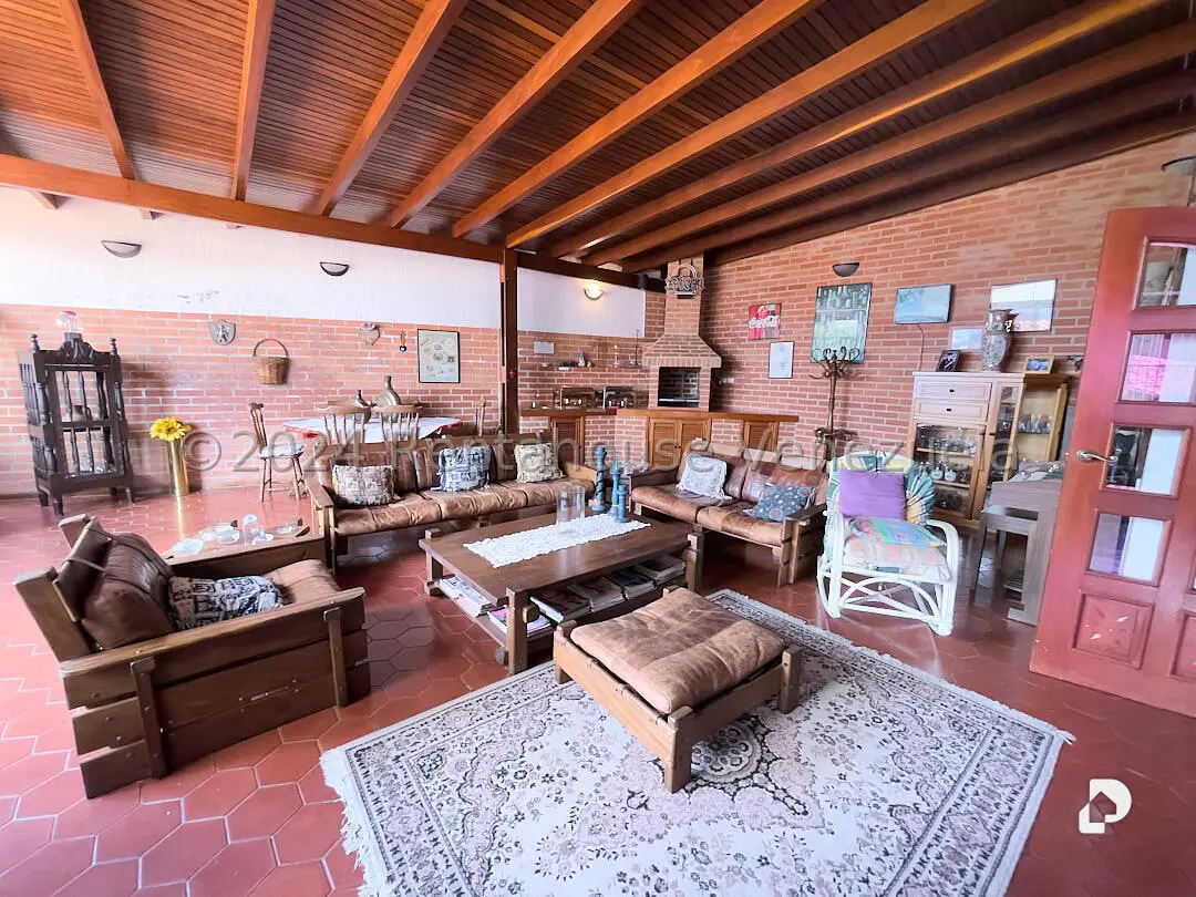 Casa en Alto Prado, Caracas – 11