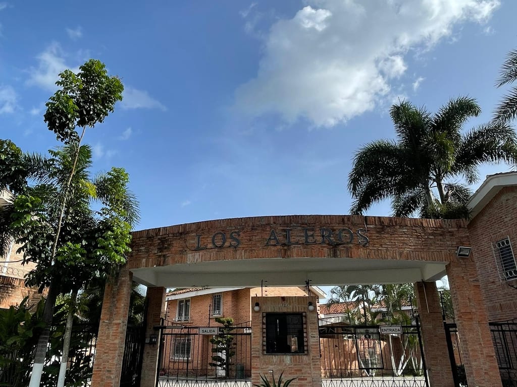 Casa en Guataparo Country Club, Valencia - 1