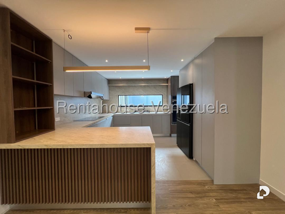 Casa en Los Palos Grandes, Caracas – 9