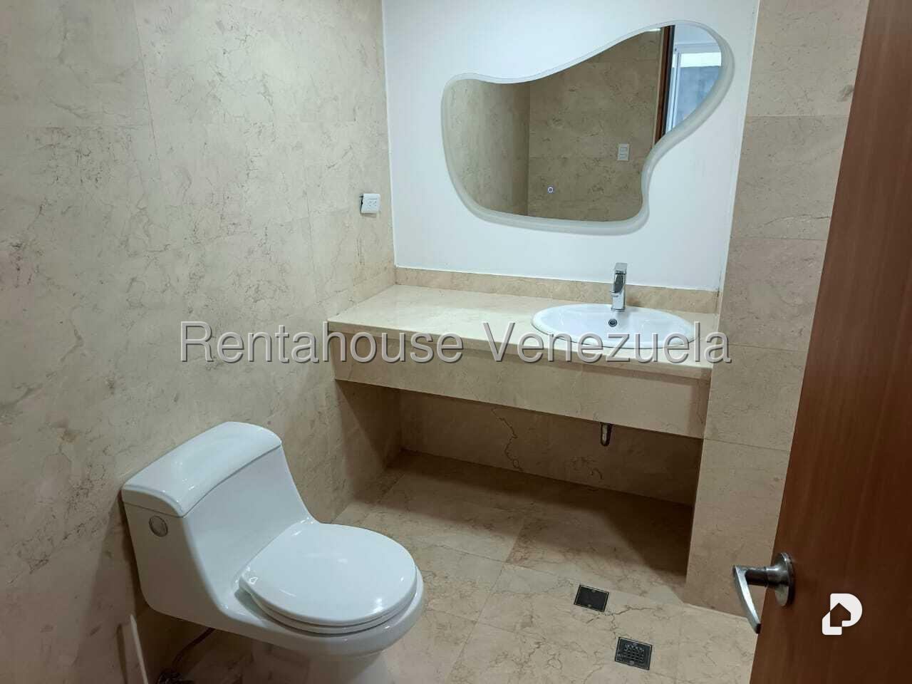 Apartamento en Lomas de Las Mercedes, Caracas