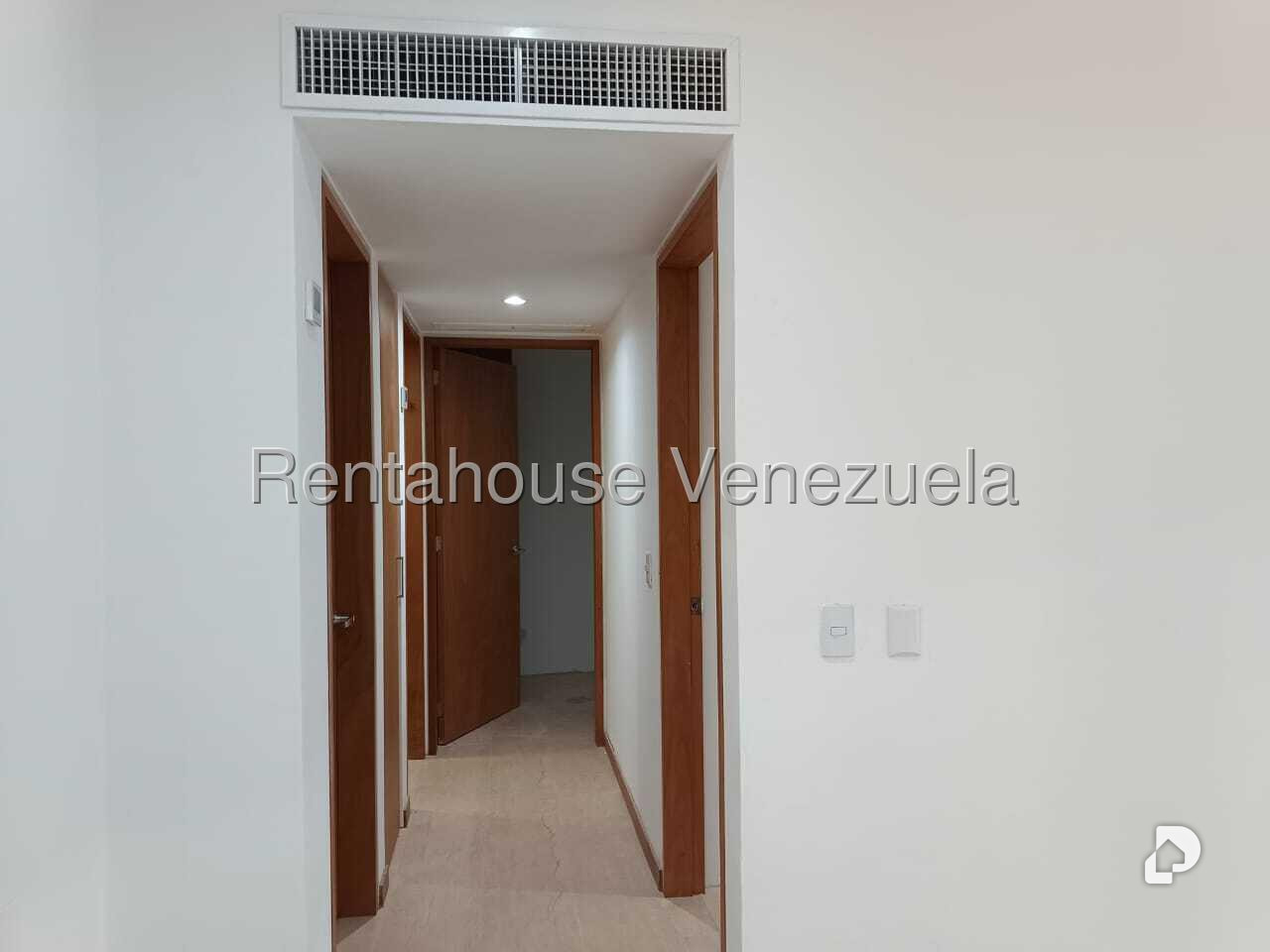 Apartamento en Lomas de Las Mercedes, Caracas