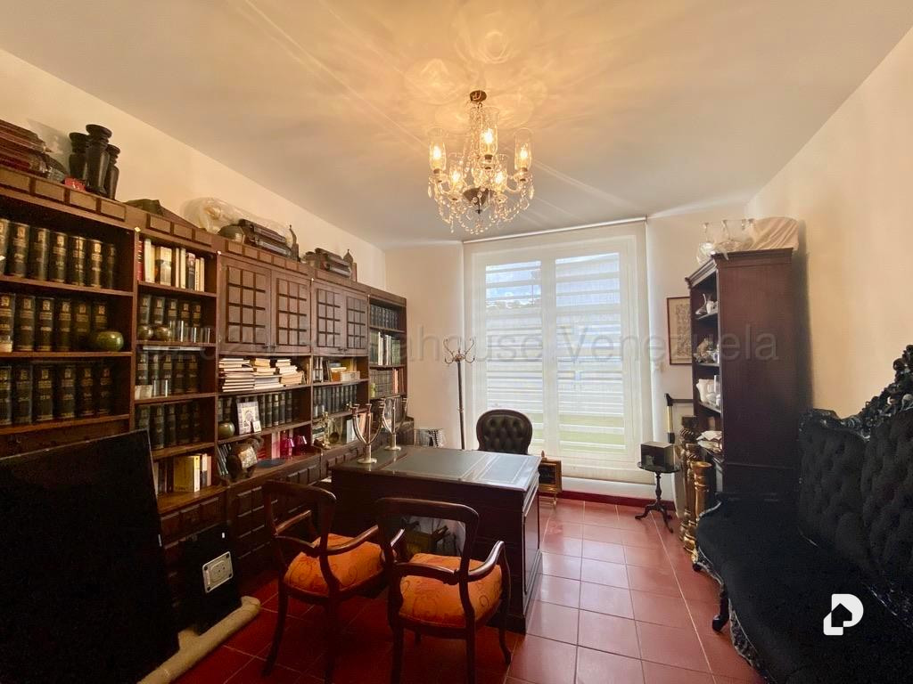 Casa en Prados del Este, Caracas – 25