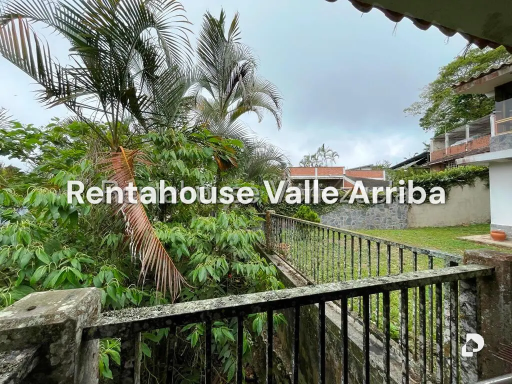 House in Los Guayabitos, Caracas – 92
