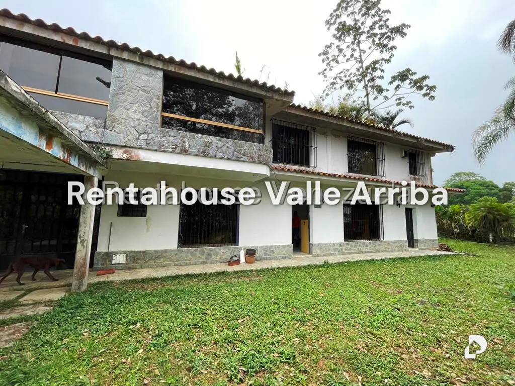 House in Los Guayabitos, Caracas – 95
