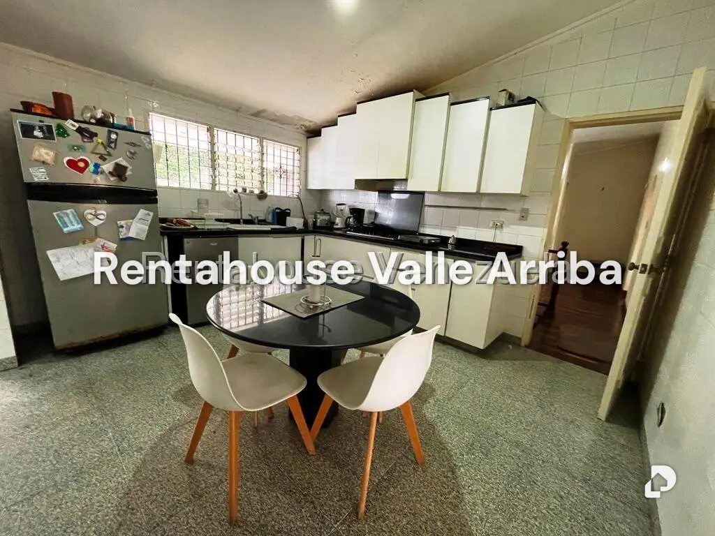 House in Los Guayabitos, Caracas – 35