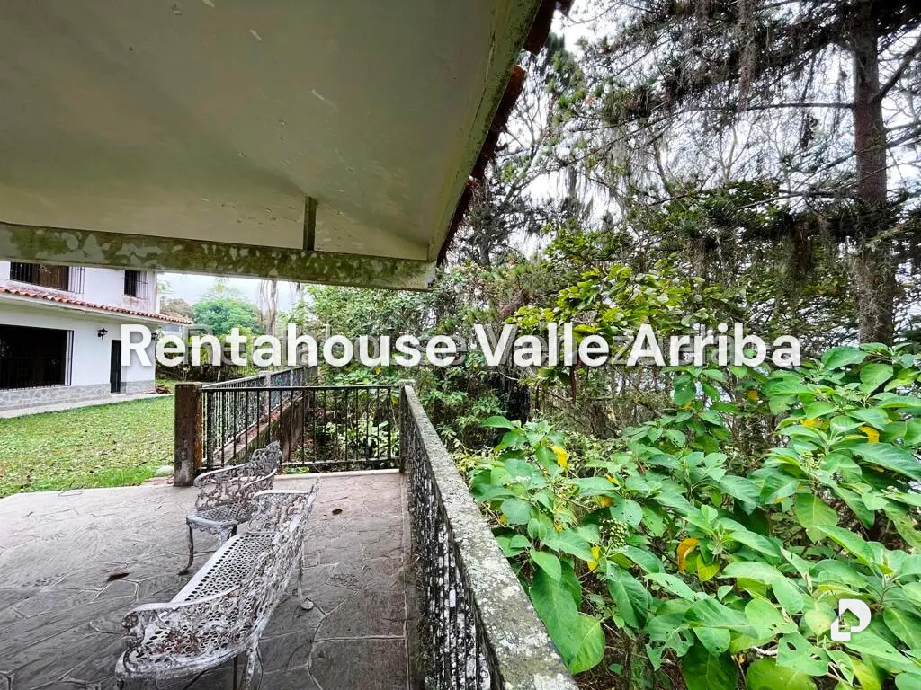 House in Los Guayabitos, Caracas – 90