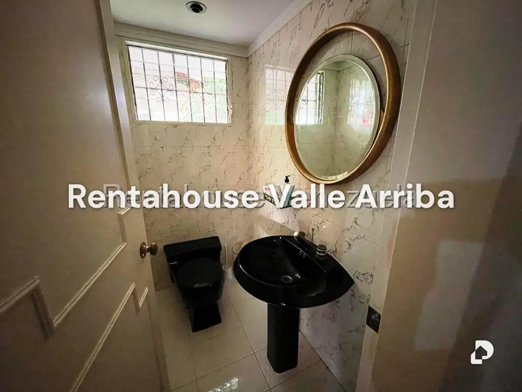 House in Los Guayabitos, Caracas – 23