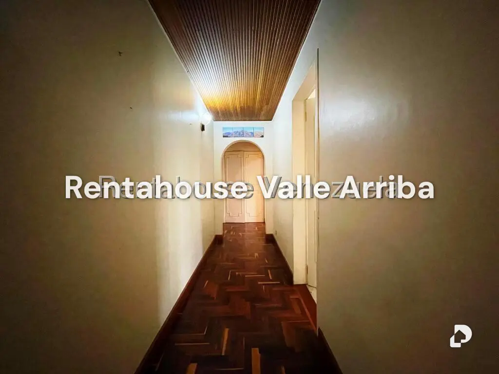 House in Los Guayabitos, Caracas – 40