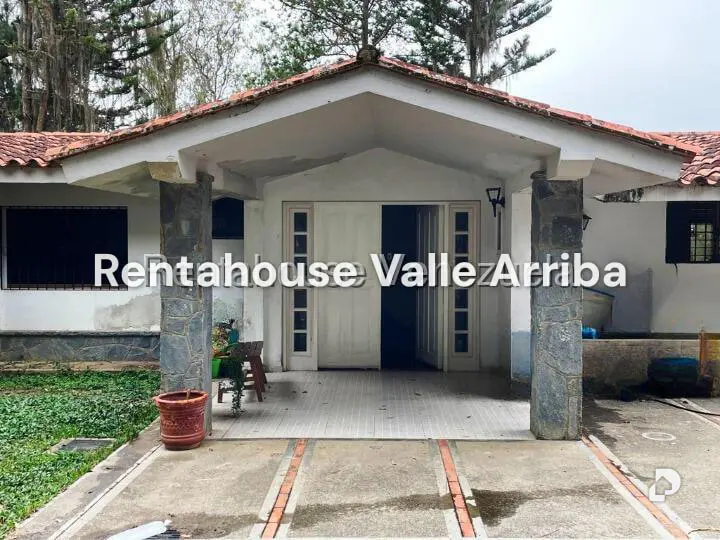 House in Los Guayabitos, Caracas – 3