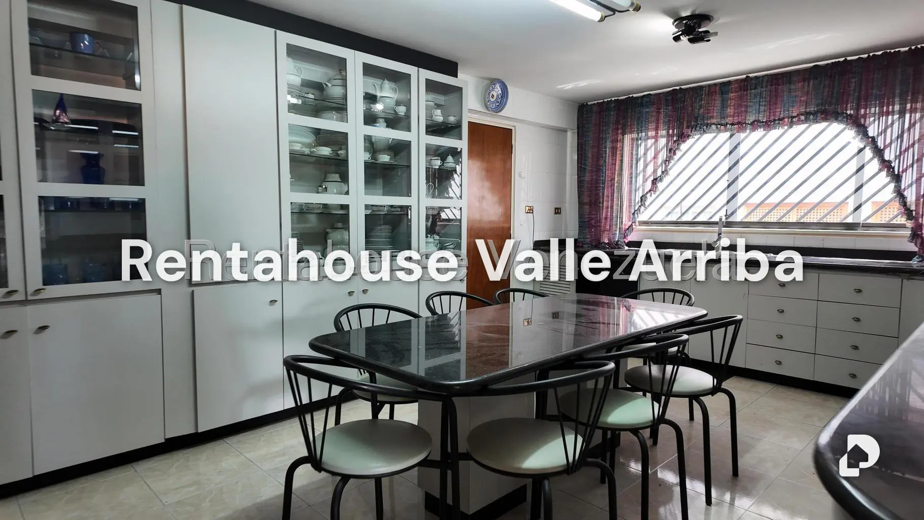 Casa en Lomas de La Lagunita, Caracas – 26