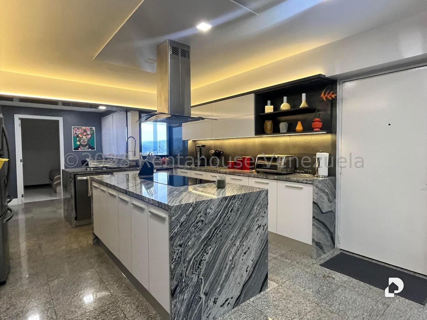Apartamento en Los Palos Grandes, Caracas – 14
