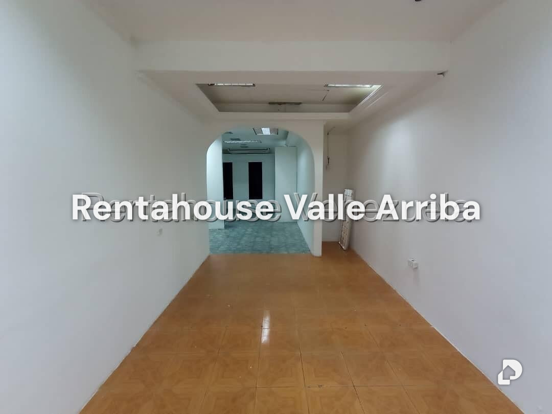 Local comercial en Los Palos Grandes, Caracas – 12