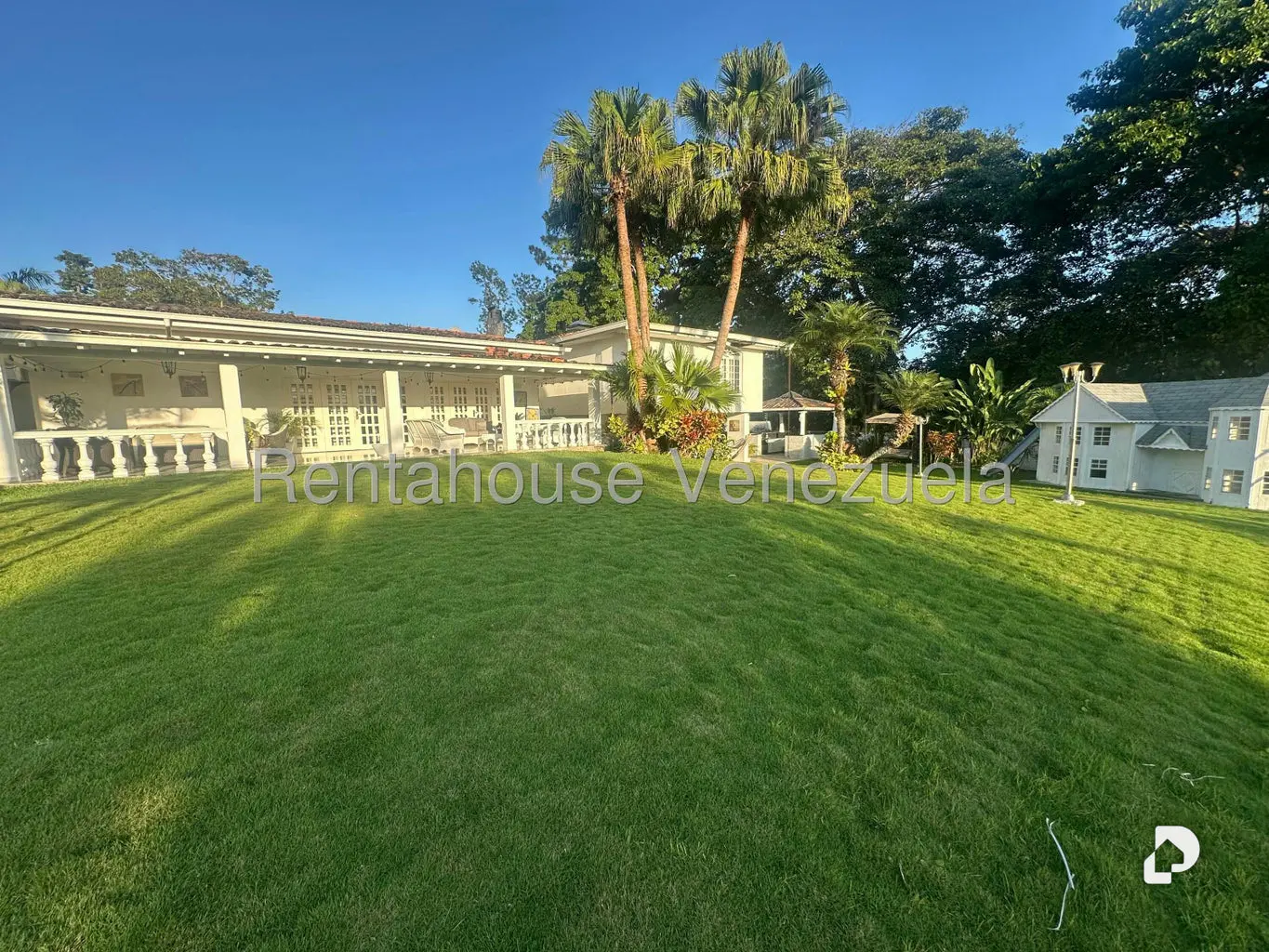 Casa en La Lagunita Country Club, Caracas