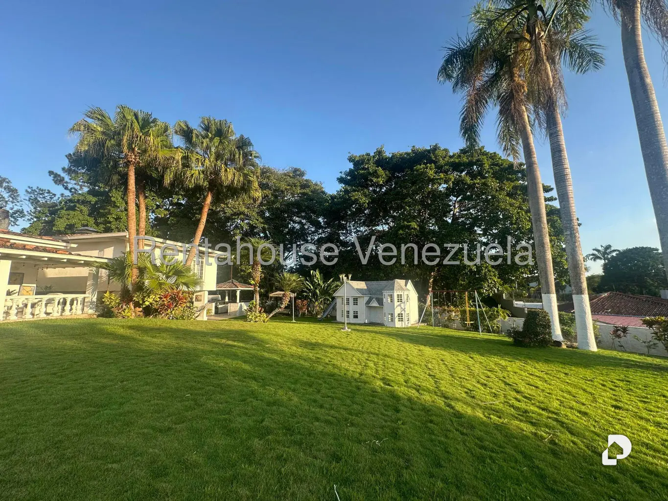 Casa en La Lagunita Country Club, Caracas