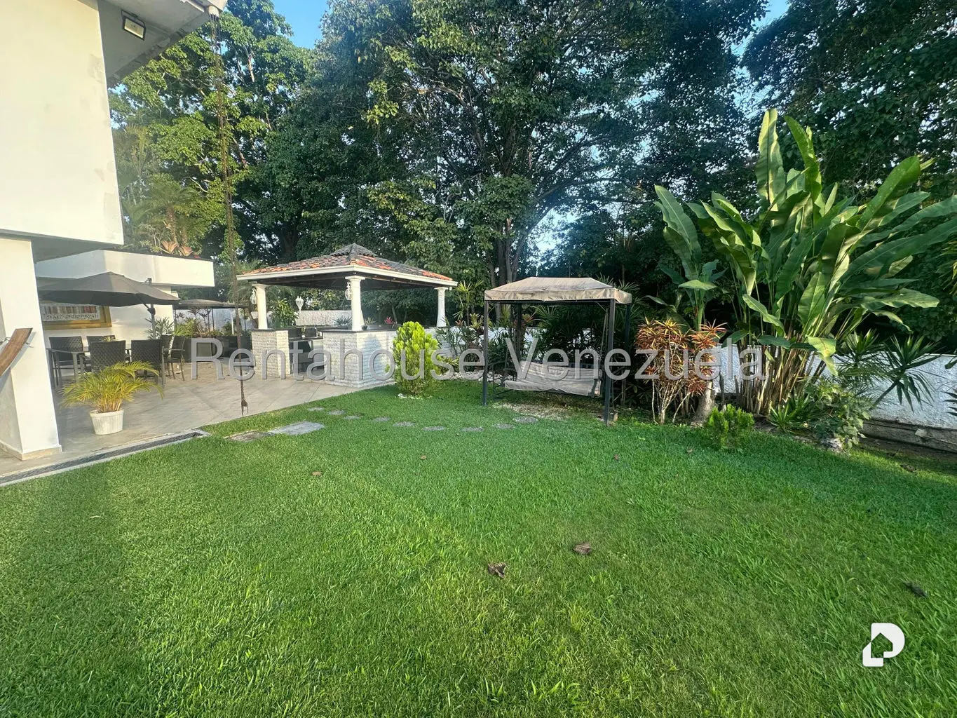 Casa en La Lagunita Country Club, Caracas