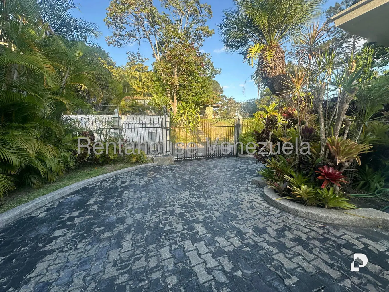Casa en La Lagunita Country Club, Caracas