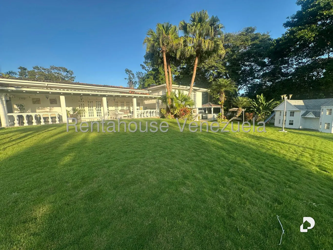 Casa en La Lagunita Country Club, Caracas