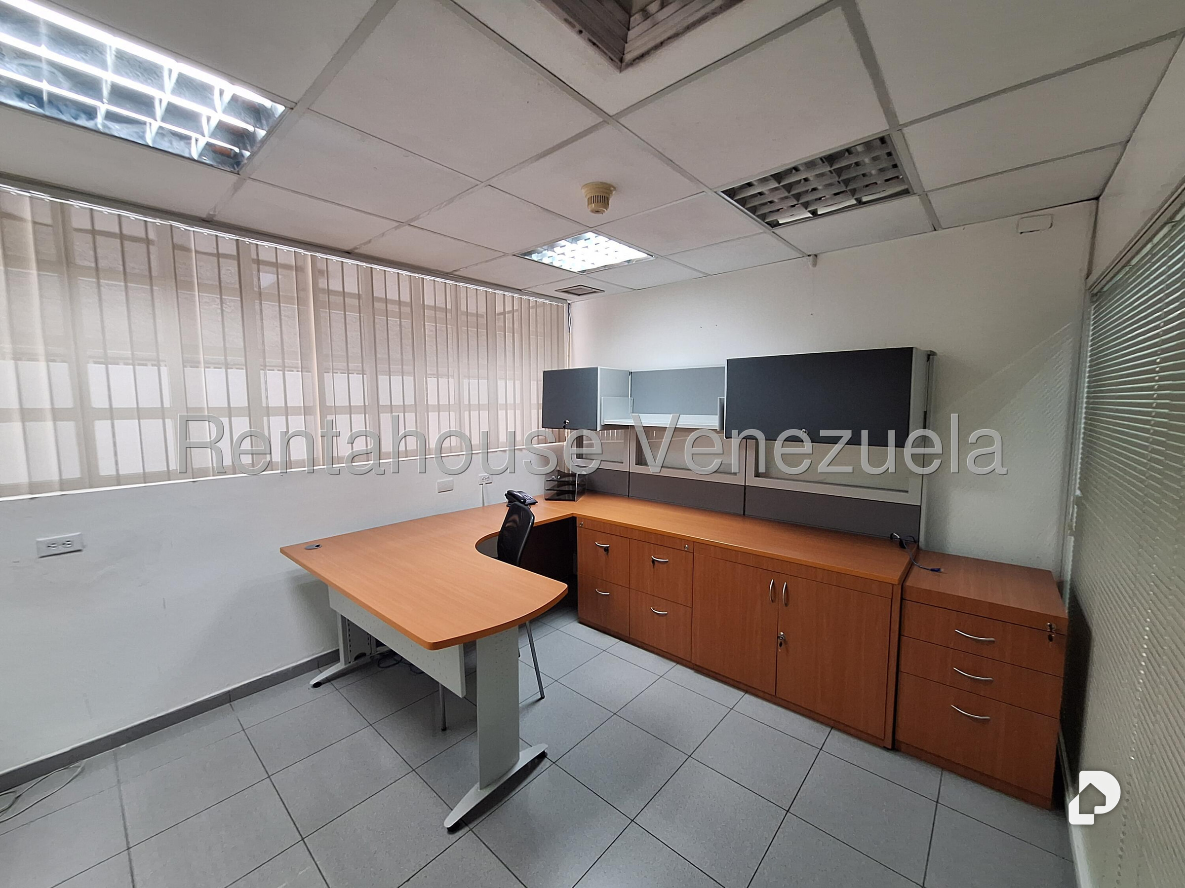 Local comercial en Los Dos Caminos, Caracas – 11