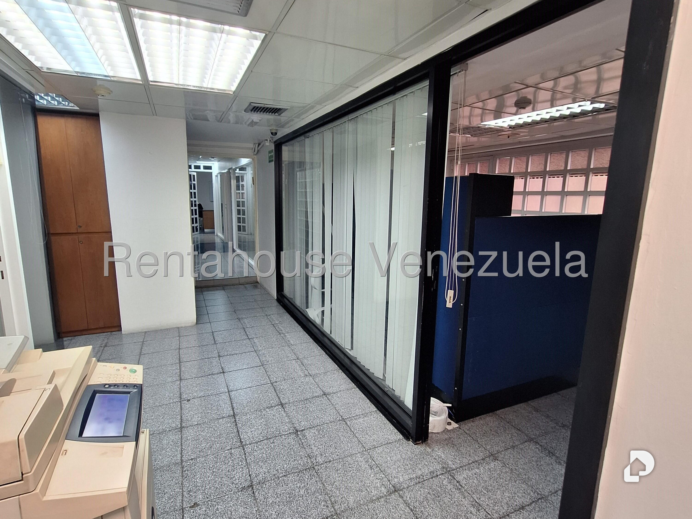 Local comercial en Los Dos Caminos, Caracas – 4