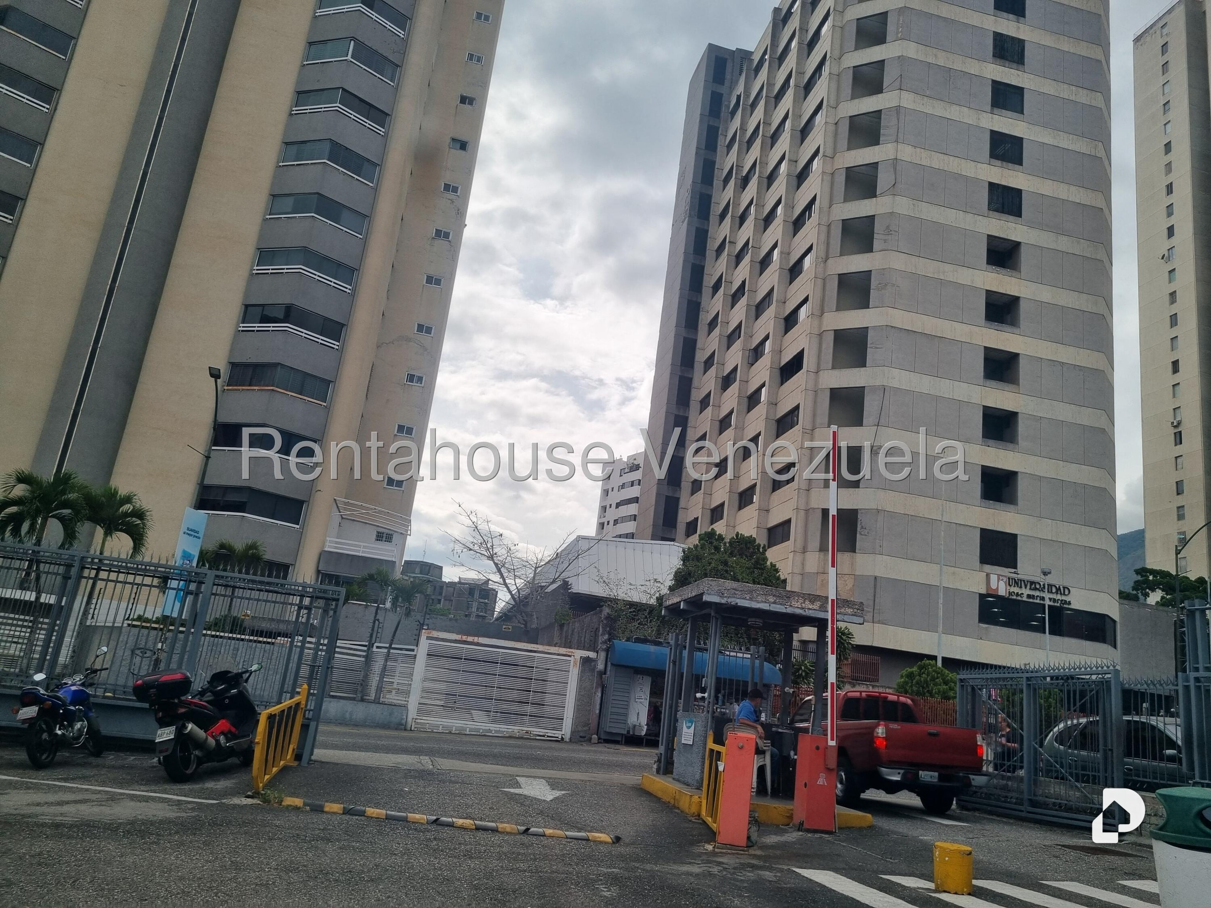 Local comercial en Los Dos Caminos, Caracas – 2