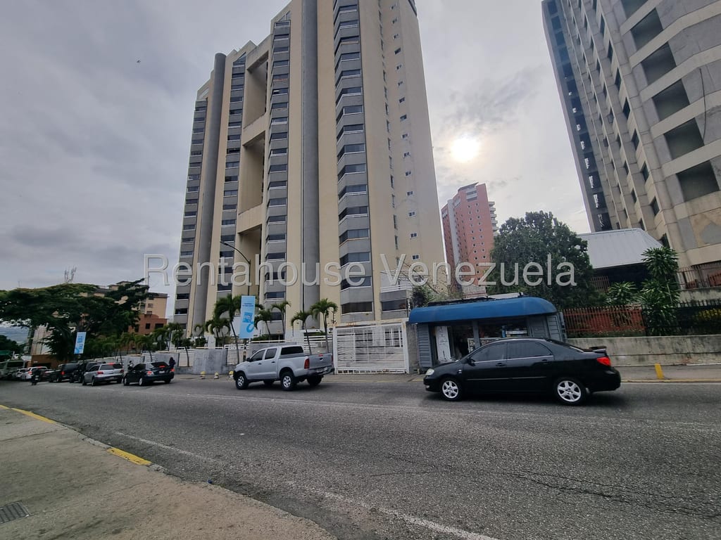 Local comercial en Los Dos Caminos, Caracas - 1