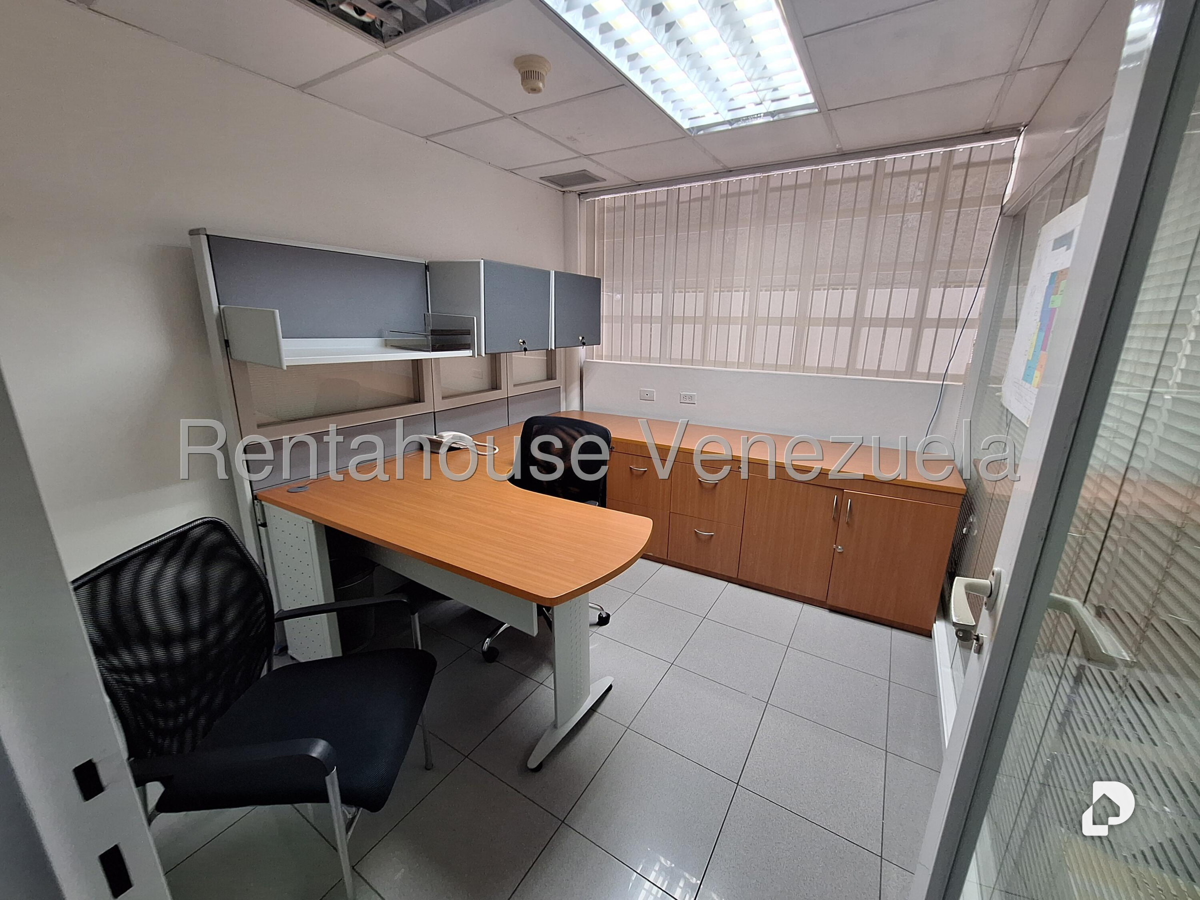 Local comercial en Los Dos Caminos, Caracas – 15