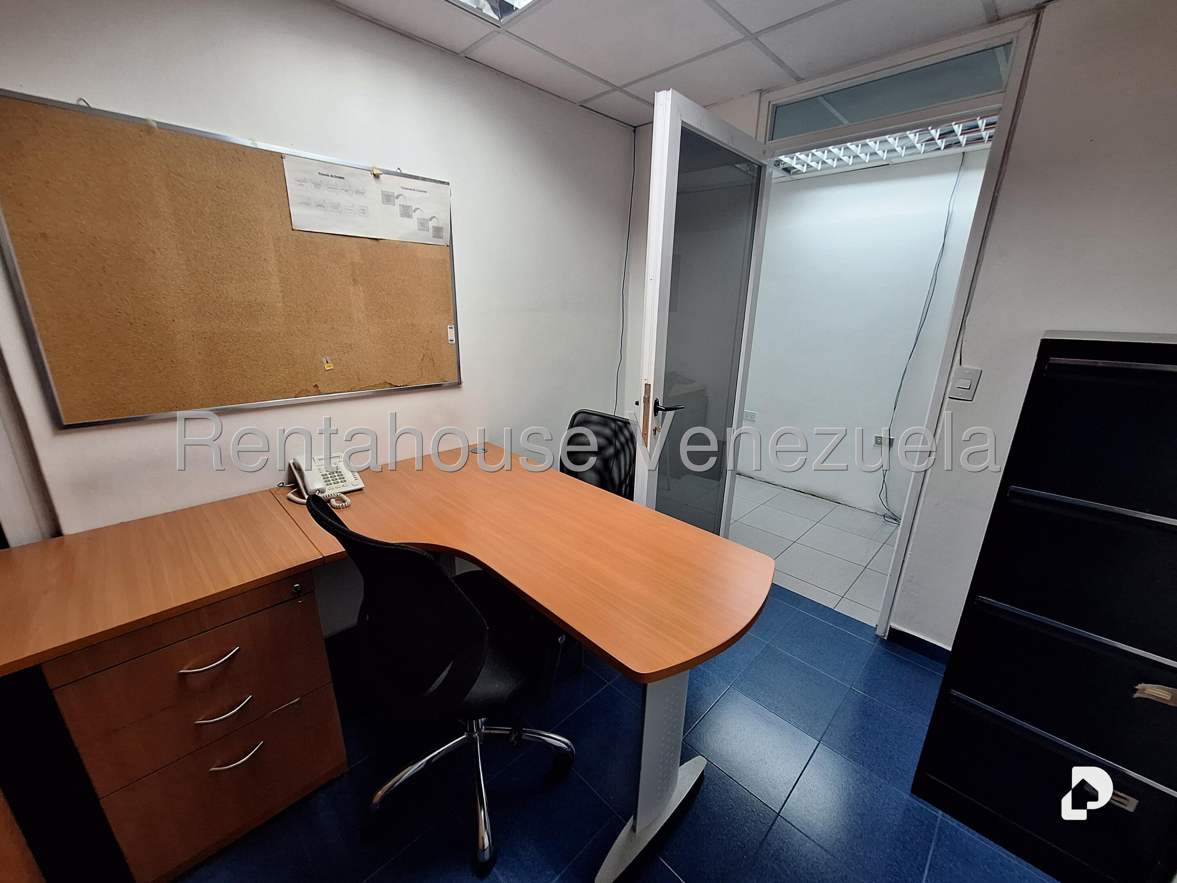 Local comercial en Los Dos Caminos, Caracas – 13