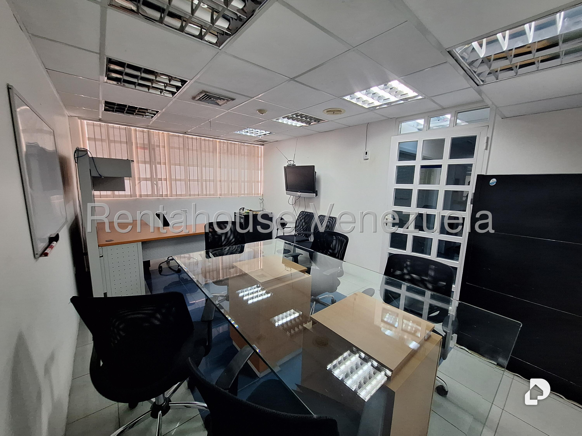 Local comercial en Los Dos Caminos, Caracas – 16